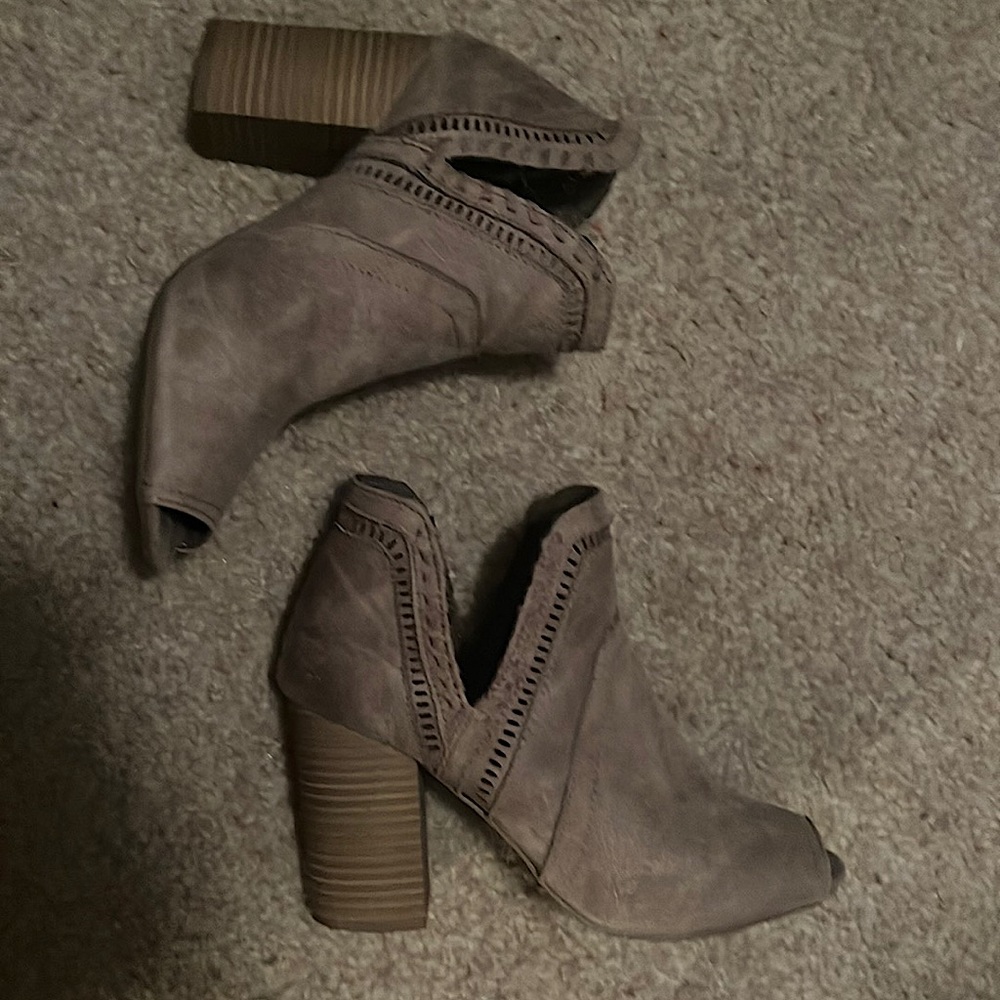 Open toe wedges! Worn handful of times. Soft fabric and good condition!